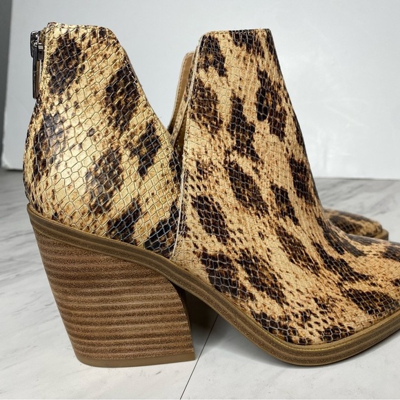 New! Vince Camuto Gigietta Print Bootie 9.5 - Picture 8 of 13